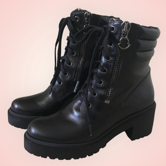 Moncler Viviane Leather Ankle Boots - Picture 4 of 16